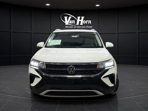 Pure White 2022 Volkswagen Taos 1.5T SE