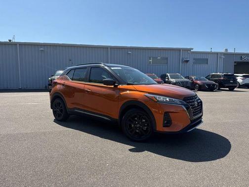Monarch Orange Metallic/Super Black 2023 Nissan Kicks SR
