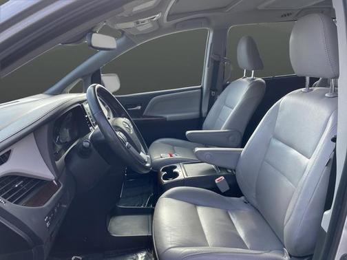 2020 Toyota Sienna Limited Premium