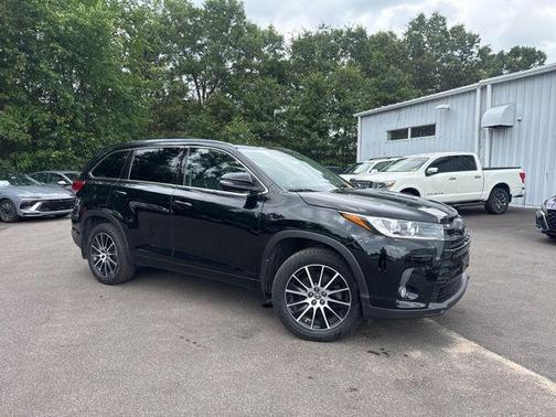 2017 Toyota Highlander SE