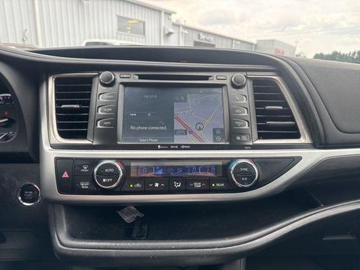 2017 Toyota Highlander SE