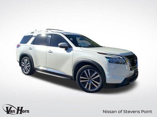 2022 Nissan Pathfinder Platinum 4WD
