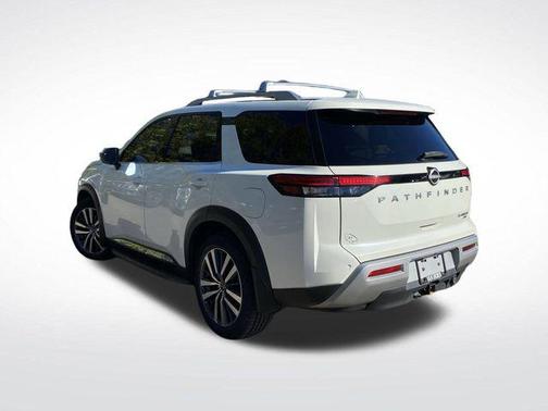 2022 Nissan Pathfinder Platinum 4WD