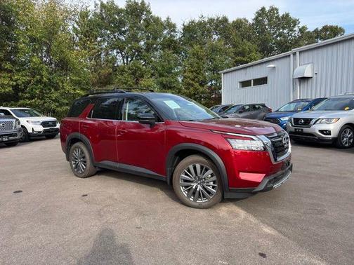 2024 Nissan Pathfinder SL 4WD