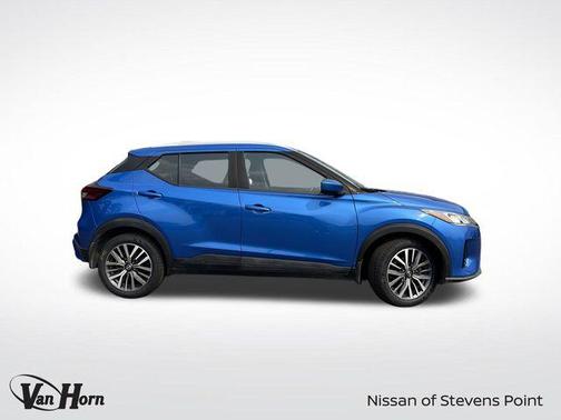 2022 Nissan Kicks SV