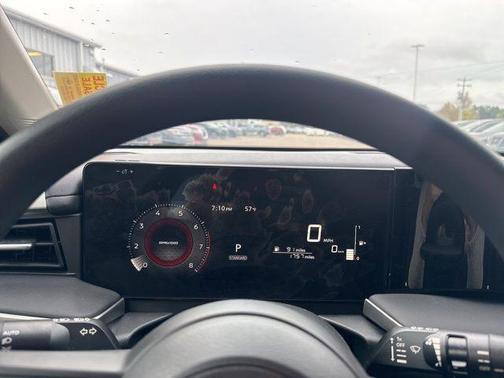 2025 Nissan Kicks S