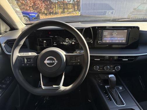 2025 Nissan Kicks S