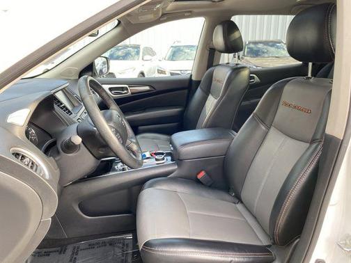 2020 Nissan Pathfinder SL 4WD