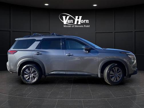 2022 Nissan Pathfinder SV 4WD