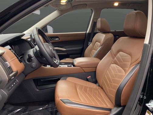 2024 Nissan Pathfinder Platinum 4WD