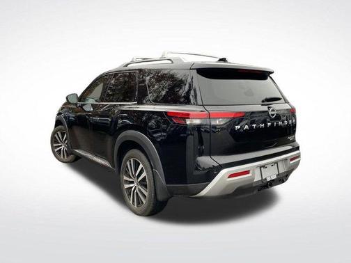 2024 Nissan Pathfinder Platinum 4WD