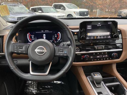 2024 Nissan Pathfinder Platinum 4WD