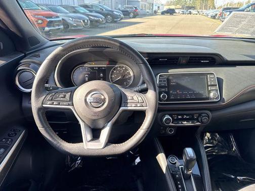 2019 Nissan Kicks SR
