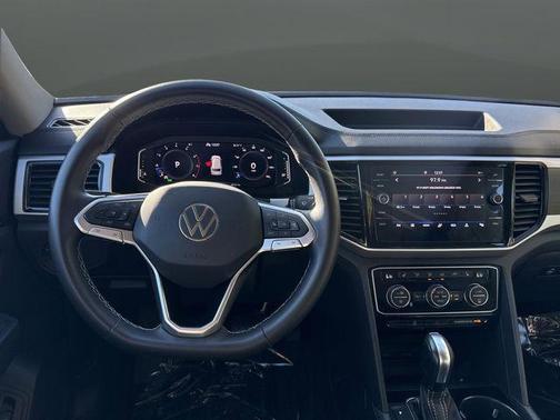 2022 Volkswagen Atlas 3.6L SE w/Technology