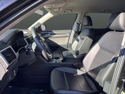 2022 Volkswagen Atlas 3.6L SE w/Technology