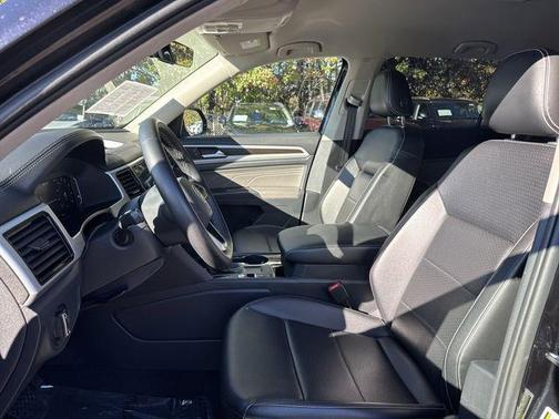2022 Volkswagen Atlas 3.6L SE w/Technology