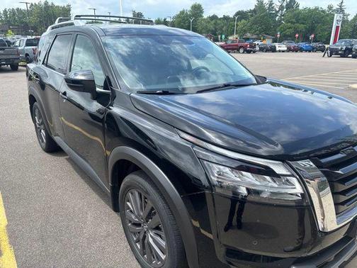 Super Black 2023 Nissan Pathfinder SL 4WD