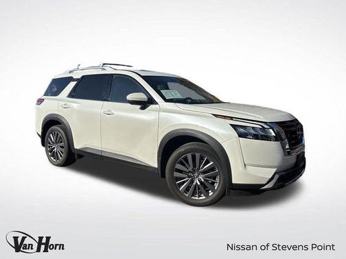 2023 Nissan Pathfinder SL 4WD