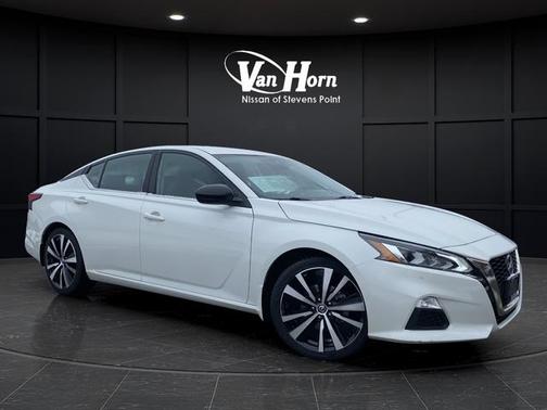 2022 Nissan Altima SR FWD