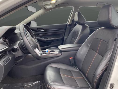 2022 Nissan Altima SR FWD