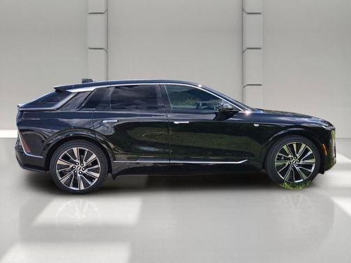 Stellar Black Metallic 2027 Cadillac LYRIQ Luxury
