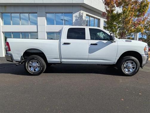 2024 RAM 2500 Tradesman Crew Cab 4x4 64' Box