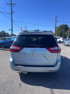2015 Toyota Sienna LE