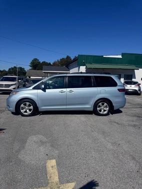 2015 Toyota Sienna LE