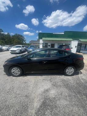 Black 2019 Hyundai ELANTRA SE