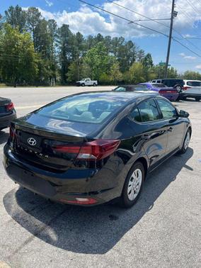 Black 2019 Hyundai ELANTRA SE