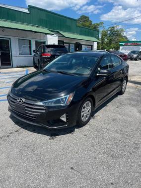 Black 2019 Hyundai ELANTRA SE