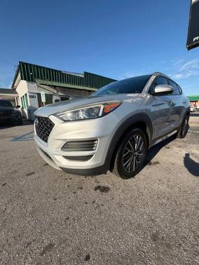 2019 Hyundai TUCSON SE