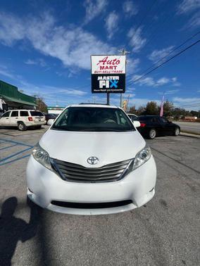 2013 Toyota Sienna XLE