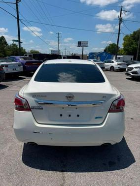 White 2013 Nissan Altima 2.5 SL
