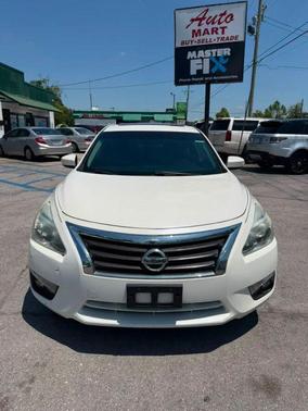 White 2013 Nissan Altima 2.5 SL