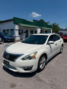 White 2013 Nissan Altima 2.5 SL