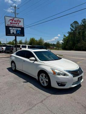 White 2013 Nissan Altima 2.5 SL