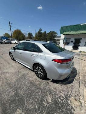Silver 2022 Toyota Corolla Hybrid SE