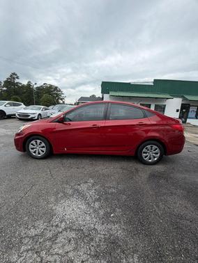 Red 2017 Hyundai Accent SE