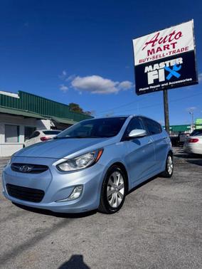 2013 Hyundai Accent SE