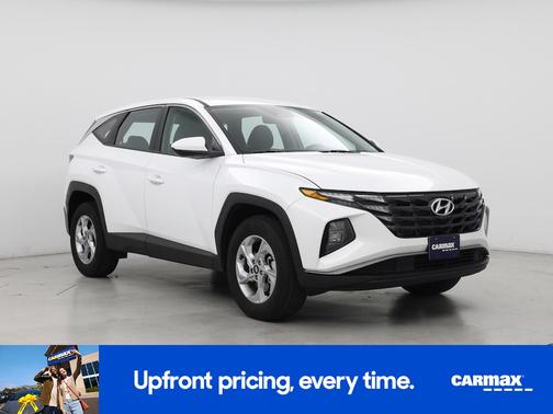 White 2024 Hyundai TUCSON SE