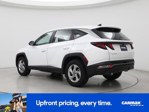 White 2024 Hyundai TUCSON SE