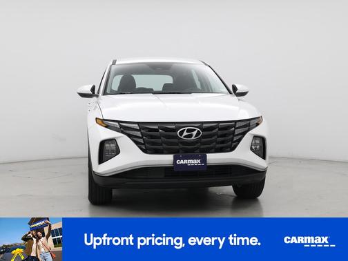 White 2024 Hyundai TUCSON SE