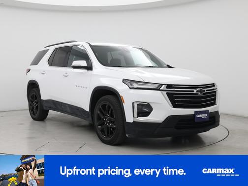 White 2023 Chevrolet Traverse LT Cloth