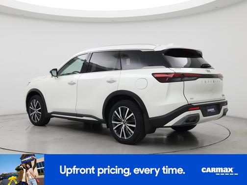White 2023 INFINITI QX60 Sensory