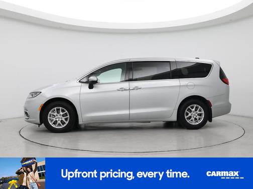 2023 Chrysler Pacifica Touring