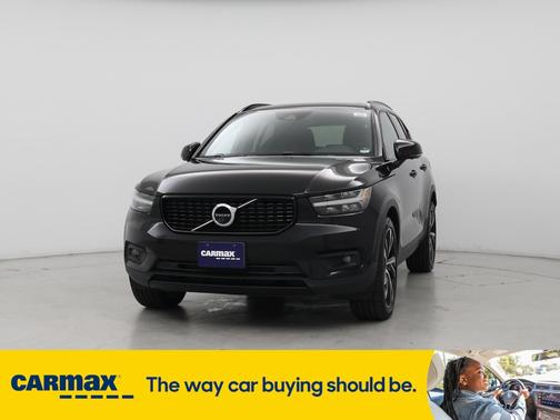 2022 Volvo XC40 T5 R-Design