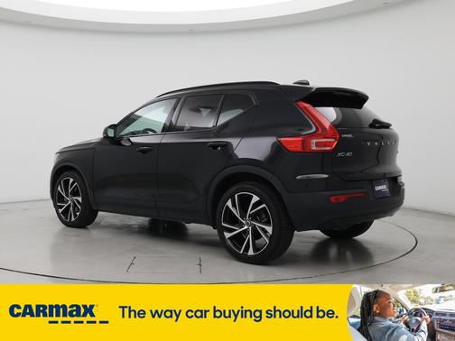 2022 Volvo XC40 T5 R-Design
