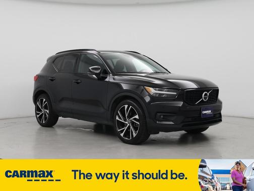 2022 Volvo XC40 T5 R-Design