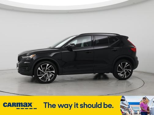 2022 Volvo XC40 T5 R-Design